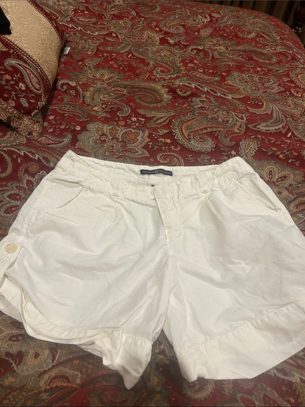 GAP White Women's Casual Pull-On Bermuda Shorts